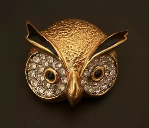 Vintage Enamel & Rhinestone Textured Gold Owl Bird Pin Brooch: Signed Jomaz - Picture 1 of 7