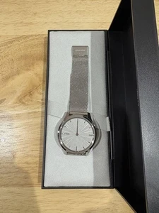Garmin vivomove Luxe Smartwatch Betrieb bestätigt aus Japan - Bild 1 von 6