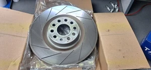 BLACK DIAMOND 12 GROOVE DISCS FERODO DS2500 PADS VW AUDI SKODA - Picture 1 of 3