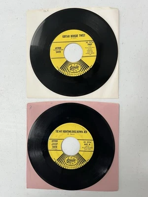Lot of (2) Arthur "Guitar Boogie" Smith 45 RPM Records - Image 1 of 2