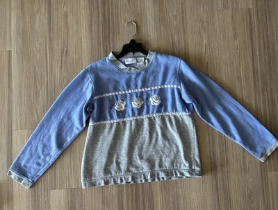 90s VTG Jaclyn Smith Sweatshirt Floral Embroidered Blue Gray Women S Grandmacore - Image 1 of 4