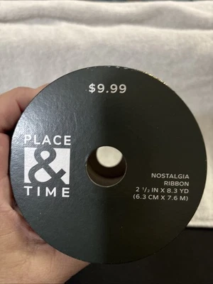 Gorgeous Poinsettia Wired Edge Ribbon for The Holidays. 2.5 X8.3 Yards. New - Image 1 of 4