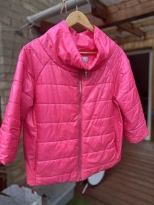 Bright, light jacket - a great accent to your look! - Picture 1 of 5