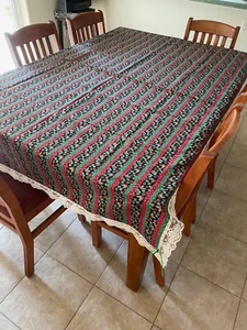 Tovaglia vintage fatta a mano farfalle bordo pizzo floreale 74"x52" verde rosso stampa - Foto 1 di 3