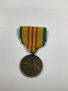 Bonita pátina vintage medalla de servicio de la República de Vietnam bien usada - Imagen 1 de 4