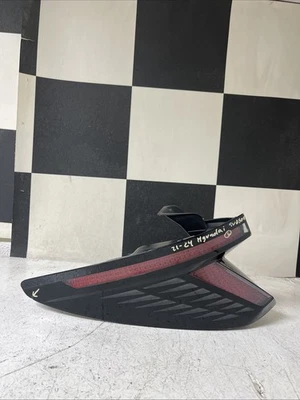 Luz trasera izquierda Hyundai Tucson 2022 2023 2024 usada OEM Foto 1 de 4