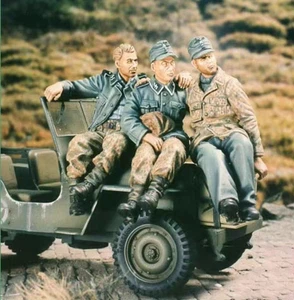 1/35 WWII German Waffen 3 Soldatini Resina Figure Equipaggio per Militari NO AUTO - Foto 1 di 1