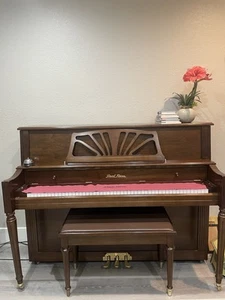 Pearl River Upright Piano- excellent Condition - Picture 1 of 5