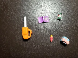 Hallmark Christmas Tree Decorations / Ornaments Spare Pieces - Picture 1 of 3