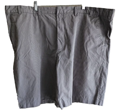 Pantalones cortos chinos Foundry para hombre talla 52 gris blanco a rayas frente plano Foto 1 de 4