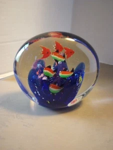 Vintage Glass Art Paperweight Fish Seascape Murano Style Aquarium Cobalt - Picture 1 of 7