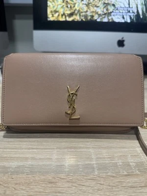 Cartera con soporte para teléfono cruzado Yves Saint Laurent Casandra “vintage melocotón” 22/09 Foto 1 de 4