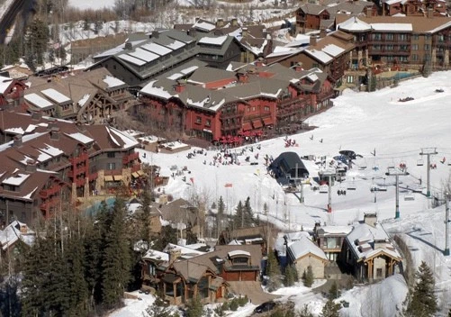 Ritz-Carlton Club Aspen Highlands Aspen CO 2 noches 11-13 de diciembre de 2025 3 habitaciones duermen 8 Foto 1 de 1