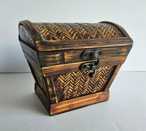 Kleine geflochtene Holz Schatztruhe Schmuckschatulle - Klappdeckel Riegel 5 ” x 5 ” rustikal - Bild 1 von 13