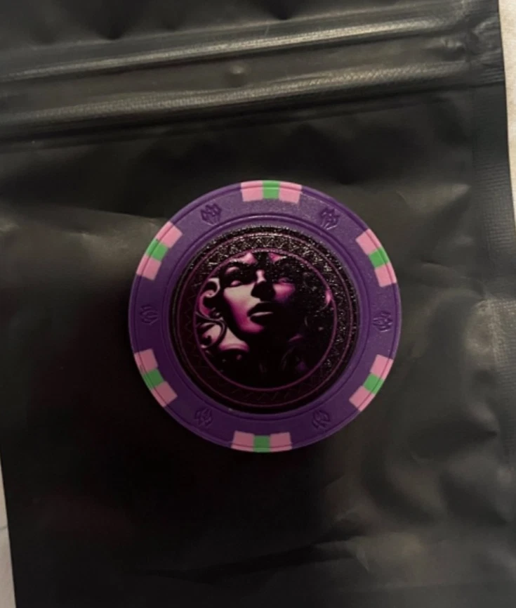 Designercon 2025 Broke Piggy 10th Anniversary  jryu  Chip - Image 1 of 1