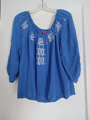 Sunny Leigh Blue/Whie Floral Embroidered HIppie Boho Blouse Size 1x - Image 1 of 4