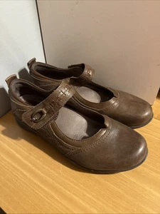 Women’s Size 11 Brown Leather Earth Shoes - Picture 1 of 9