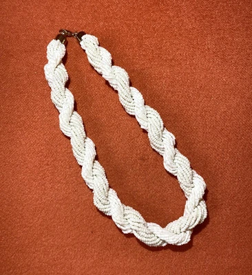 Glasperlen gedrehte Halskette mehrreihige Gollier Weiße Perlen 44 cm - Bild 1 von 4