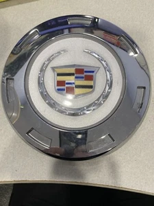 2007-2014 CADILLAC ESCALADE COLOR CREST 22" WHEEL CENTER CAP 9596649 ONE PIECE - Picture 1 of 3