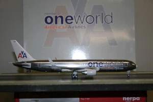 JC Wings 1:200 American Airlines Boeing 767-300 N395AN (LH2172) 'Oneworld' - Picture 1 of 8