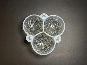 VTG 1940s Anchor Hocking Opalescent Moonstone Glass 3 Part Hobnail Trinket Dish - Picture 1 of 5