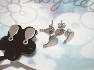 3 coppie orecchini perni  in acciaio inox goccia colore argento scuro 13x7mm - Foto 1 di 1