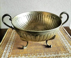 Vintage Metal Decorative Bowl with Handles - Imagen 1 de 7