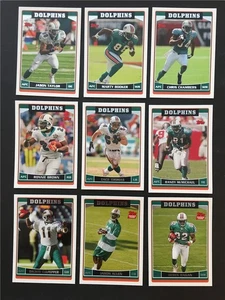 Juego de 9 cartas del equipo Topps Miami Dolphins 2006 - Imagen 1 de 1