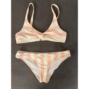 Einfarbig & gestreift rosa/weiß gestreift Twist Front 2 Stück Schwimmen Bikini Set Medium - Bild 1 von 7
