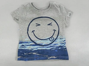 Camisa de manga corta gris elástica en 4 direcciones Art & Eden para bebés/niños pequeños talla 3/6Mt-2T - Imagen 1 de 3