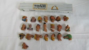 Konvolut 22 x WHW Winterhilfswerk Anstecknadel Märchen Köpfe Keramik Miniatur - Bild 1 von 12