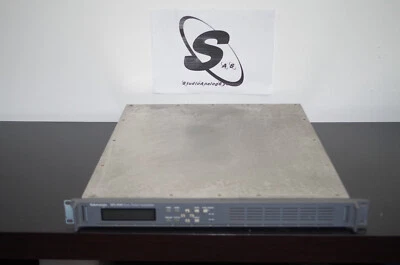 Tektronix SPG600 Sync Pulse Generator - Bild 1 von 2