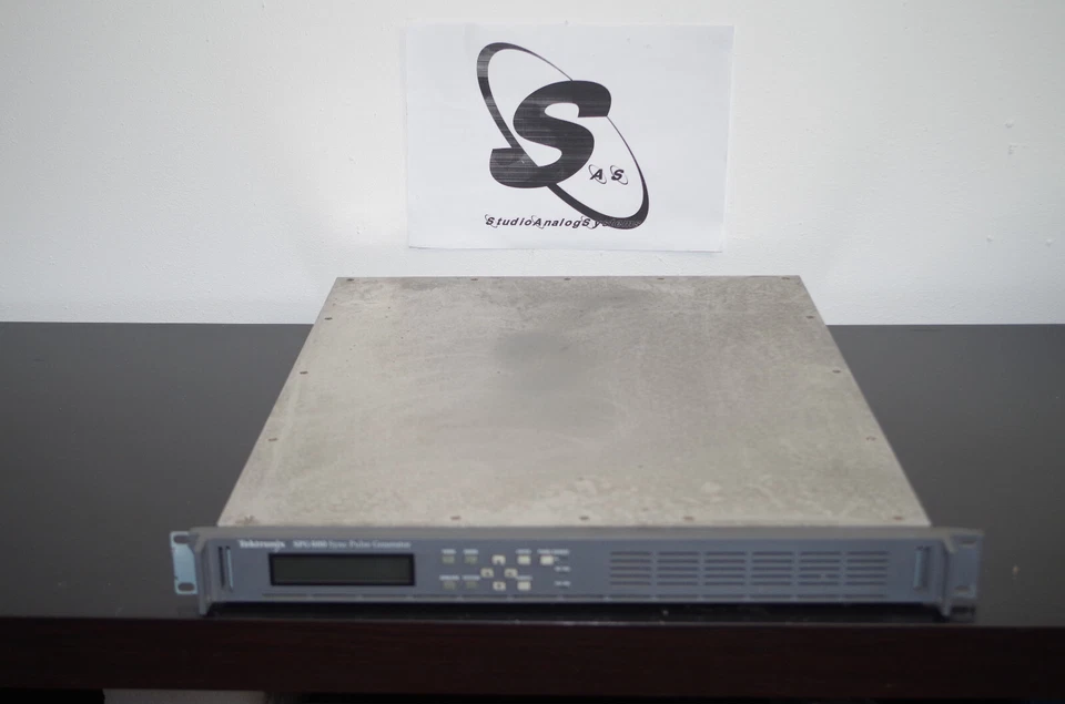 Tektronix SPG600 Sync Pulse Generator - Bild 1 von 2