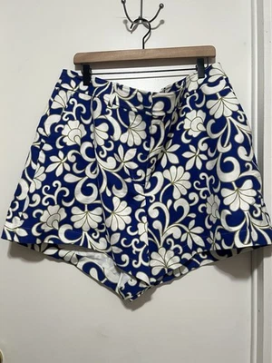 BODEN NEW TAGS Women’s Blue White Floral Paisley 20 US Shorts Stretch High Waist - Image 1 of 4