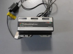 Dual Pro PS3, Professional Series Charging Bank System 12V/24V/36V 45 Amp 3 bank - Bild 1 von 2