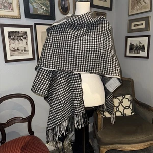 Reversible Black & White Plaid Houndstooth Shawl 100% Wool Wrap Throw Cape OSFA - Picture 1 of 14