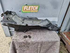 1998 KAWASAKI ZX9R C1 REAR UNDERTRAY INNER MUDGUARD MUDDY - Picture 1 of 16