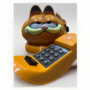 Vintage 80's Tyco Garfield Landline Telephone Eyes Open & Close Tested Working - Picture 1 of 10