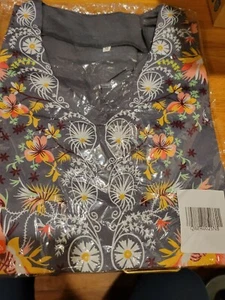 Womens Gray V Neck Short Sleeve Tunic Floral Shirt M - Picture 1 of 3
