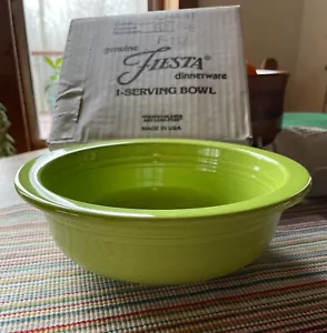 FIESTA CHARTREUSE SERVING BOWL - RETIRED COLOR MINT IN BOX MIB - Picture 1 of 3
