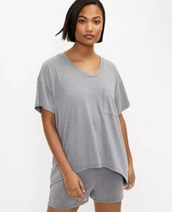 Neu mit Etikett Loft übergroßes luxuriöses Strick-Pyjama-Oberteil mit Taschen & Shorts - rauchfarben - Größe X Large - Bild 1 von 3