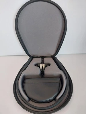 KEF Motion One - Auriculares Bluetooth Porsche Design Foto 1 de 4