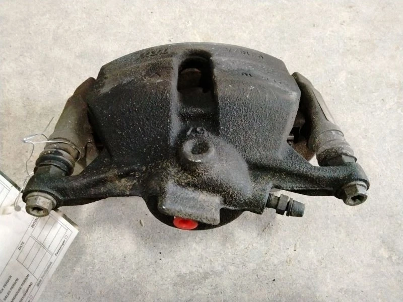 Pinza delantera derecha pasajero 8V0615124D compatible con Golf 2921362 2017 Foto 1 de 4