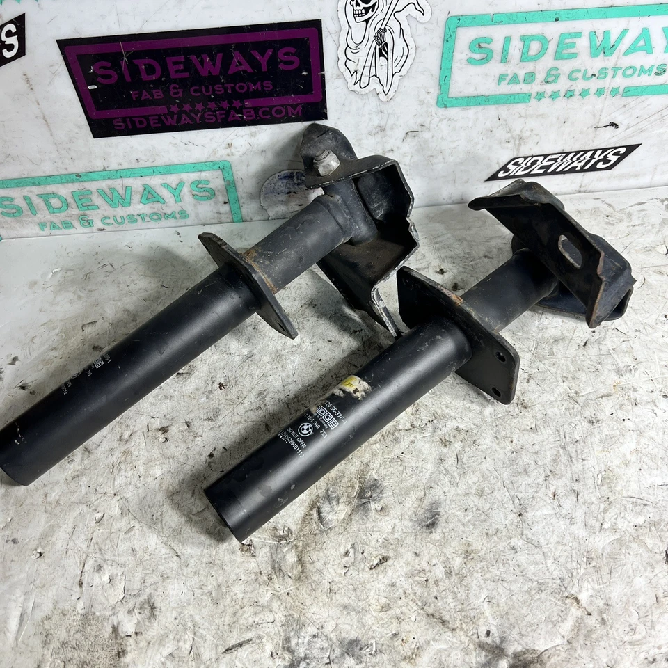 Amortiguadores y soportes para parachoques trasero izquierdo derecho bmw e31 850i 850ci 850csi 850csi Foto 1 de 4