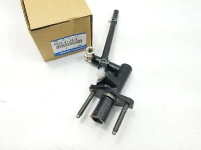 Cilindro mestre de embreagem Mazda FE05-41-990A original do fabricante 2004-2008 RX-8 - Imagem 1 de 4