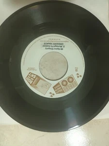 Listen Gregory Isaacs Mi Name Gregory Room In The Sky Reggae Roots Dub 7 Inch  - Bild 1 von 2