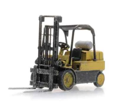Z Scale 1/220 Artitec Forklift Z145.322.039 Hand Painted - Image 1 of 4