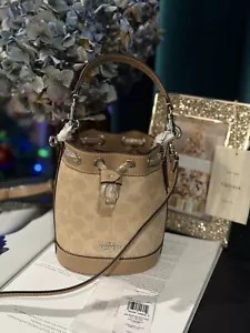 NWT Coach Mini Bucket Bag In Signature Canvas CW299 - Picture 1 of 12