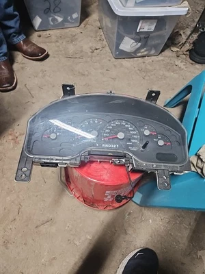 Velocímetro Ford Explorer 2002-2003 usado Foto 1 de 3