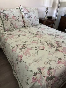 Urban Outfitters Queen Bettdecke Euro Shams Grün Rosa Rose Blumenrand Frühling - Bild 1 von 13